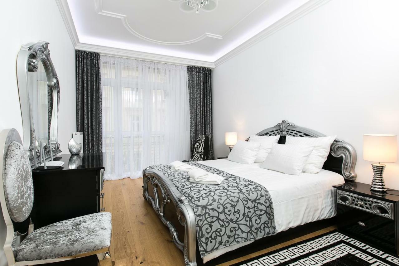 Old Town Cristal Apartment By Otium Krakow Exterior photo